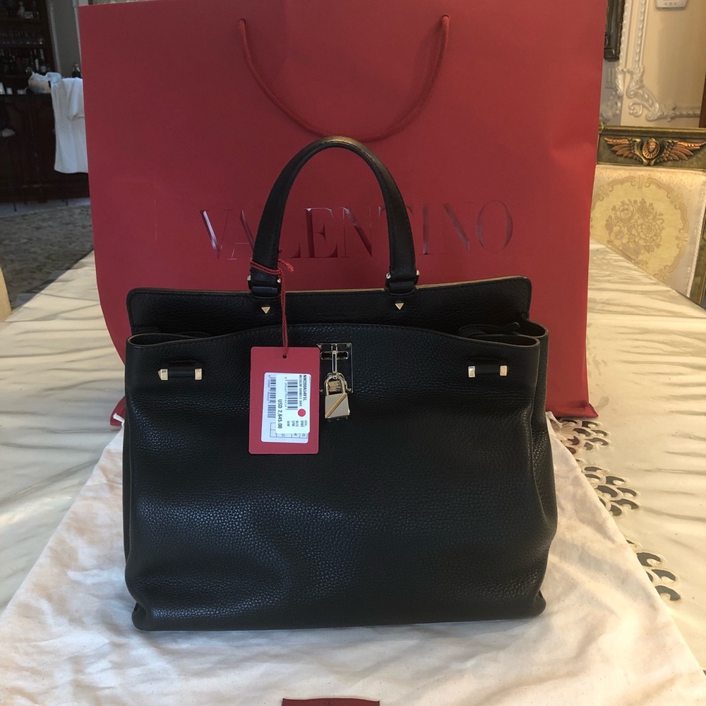 Items - Picture 5 of 6